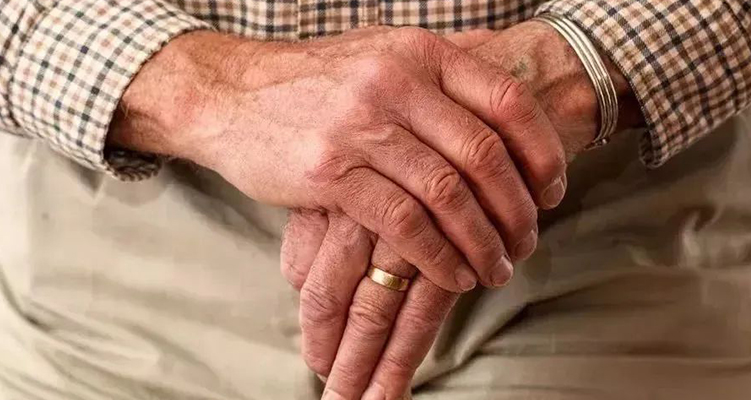 干細胞治療帕金森病迎新突破：磁力導航細胞精準修復大腦